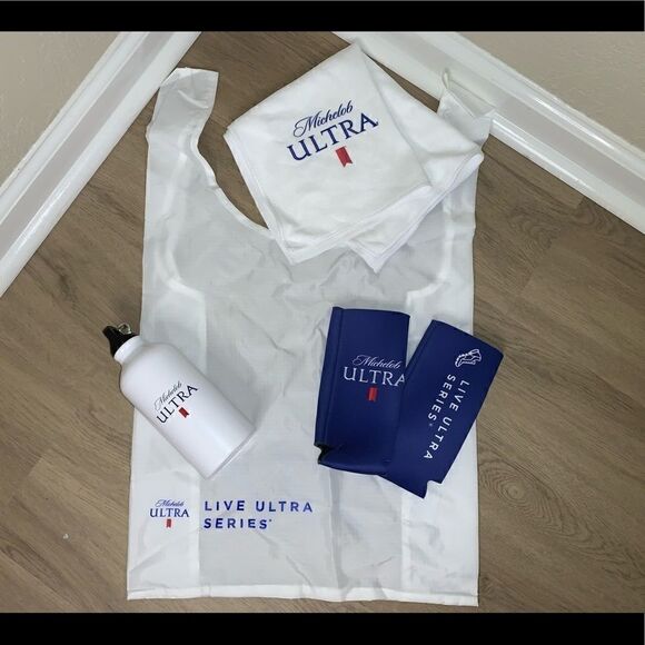 Michelob bundle Bag, koozies, towel & 💦 canteen - Picture 1 of 10